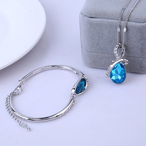 Jewelry - Jewelry Set/Bracelet/Necklace